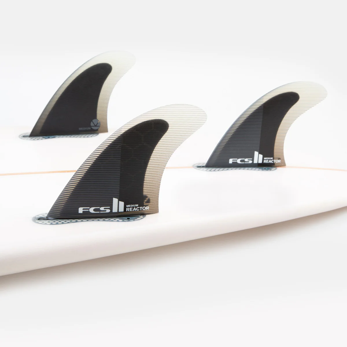 FCS II Reactor Charcoal/Black Tri Fins – vue 2